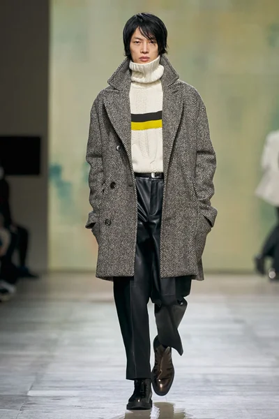 Look 29